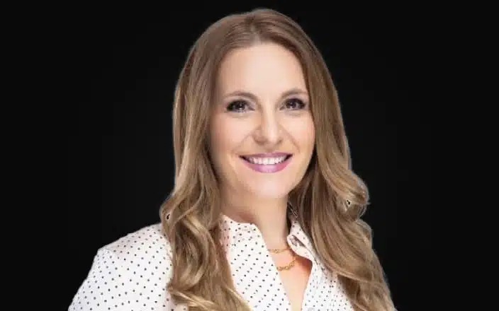 Portrait Antonela Tocari freigestellt